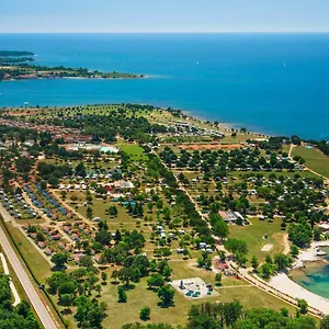4* Kompleks wypoczynkowy Happy Camp Mobile Homes In Park Umag